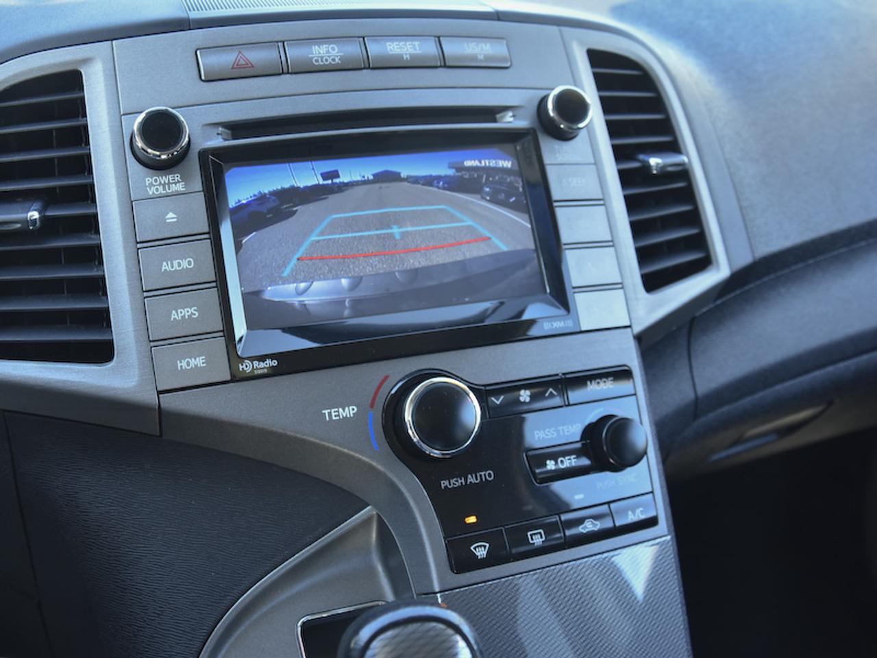2016 Toyota Venza LE Photo