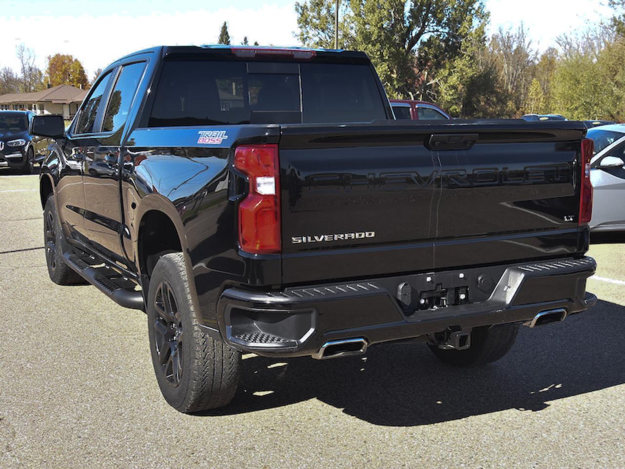 2024 Chevrolet Silverado 1500 LT Trail Boss Photo3