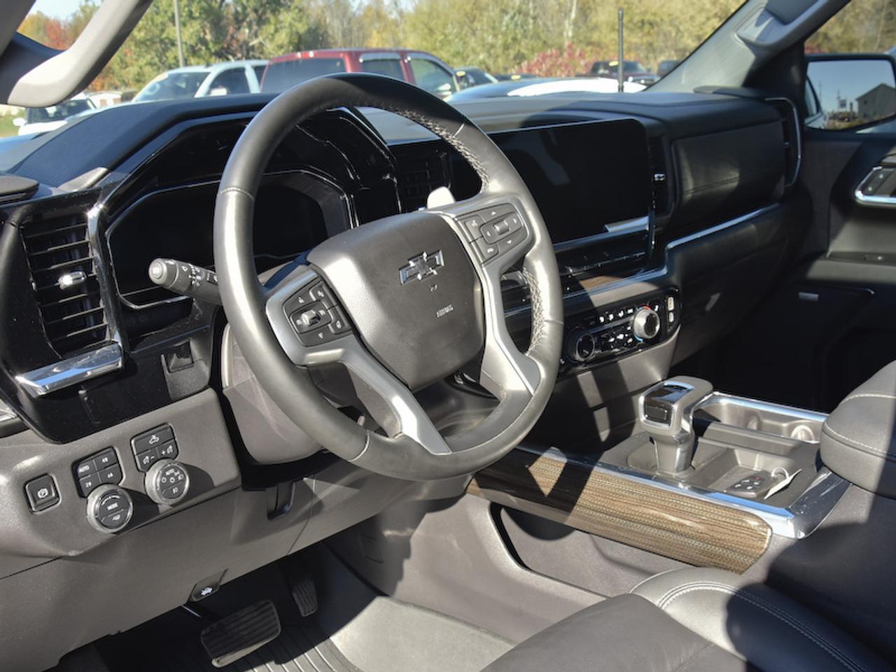 2024 Chevrolet Silverado 1500 LT Trail Boss Photo