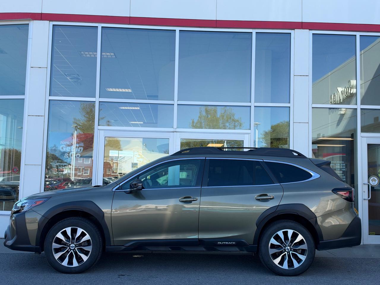 2025 Subaru Outback Limited LIMITED-ONE OWNER! Photo