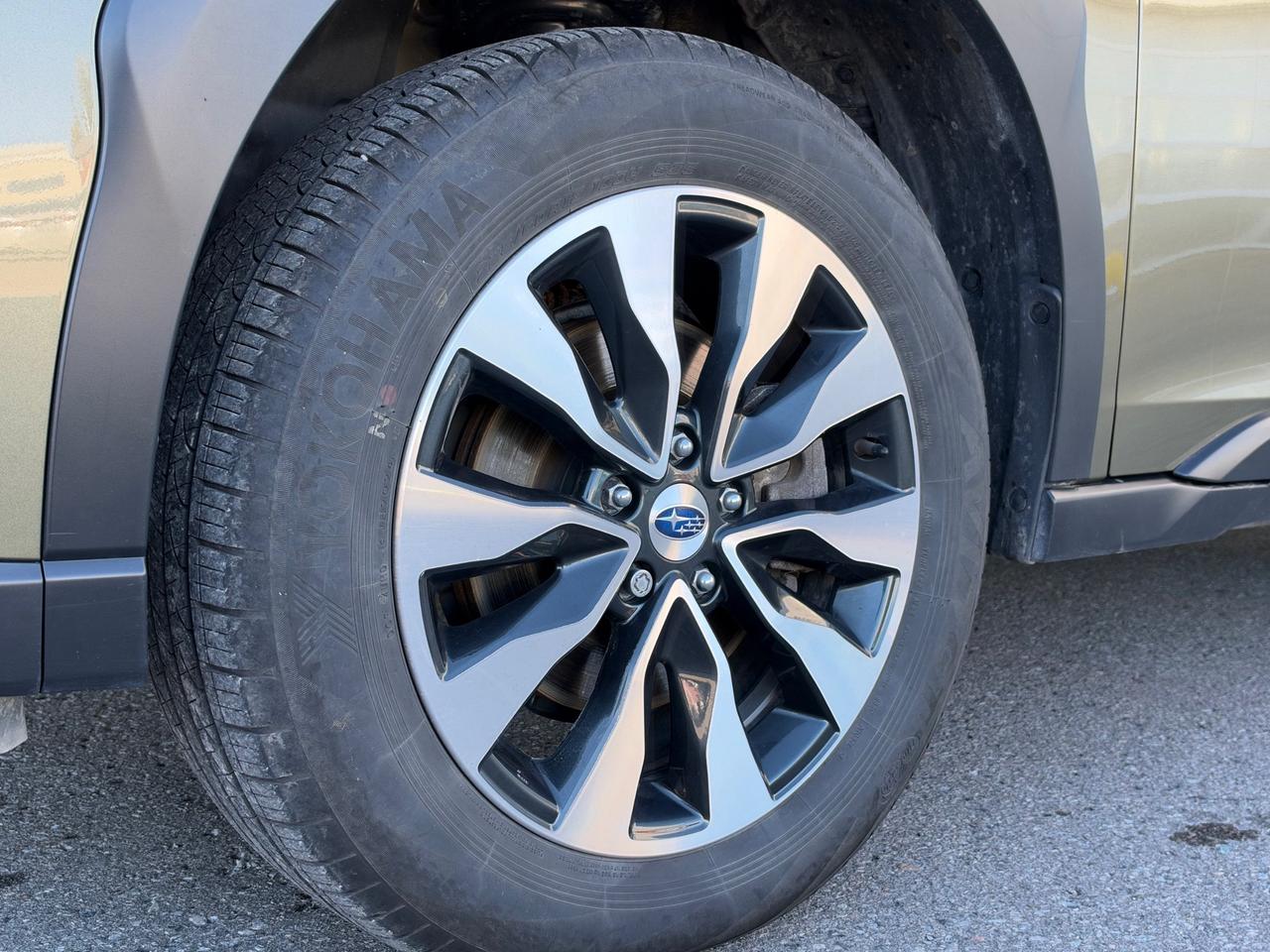 2025 Subaru Outback Limited LIMITED-ONE OWNER! Photo5