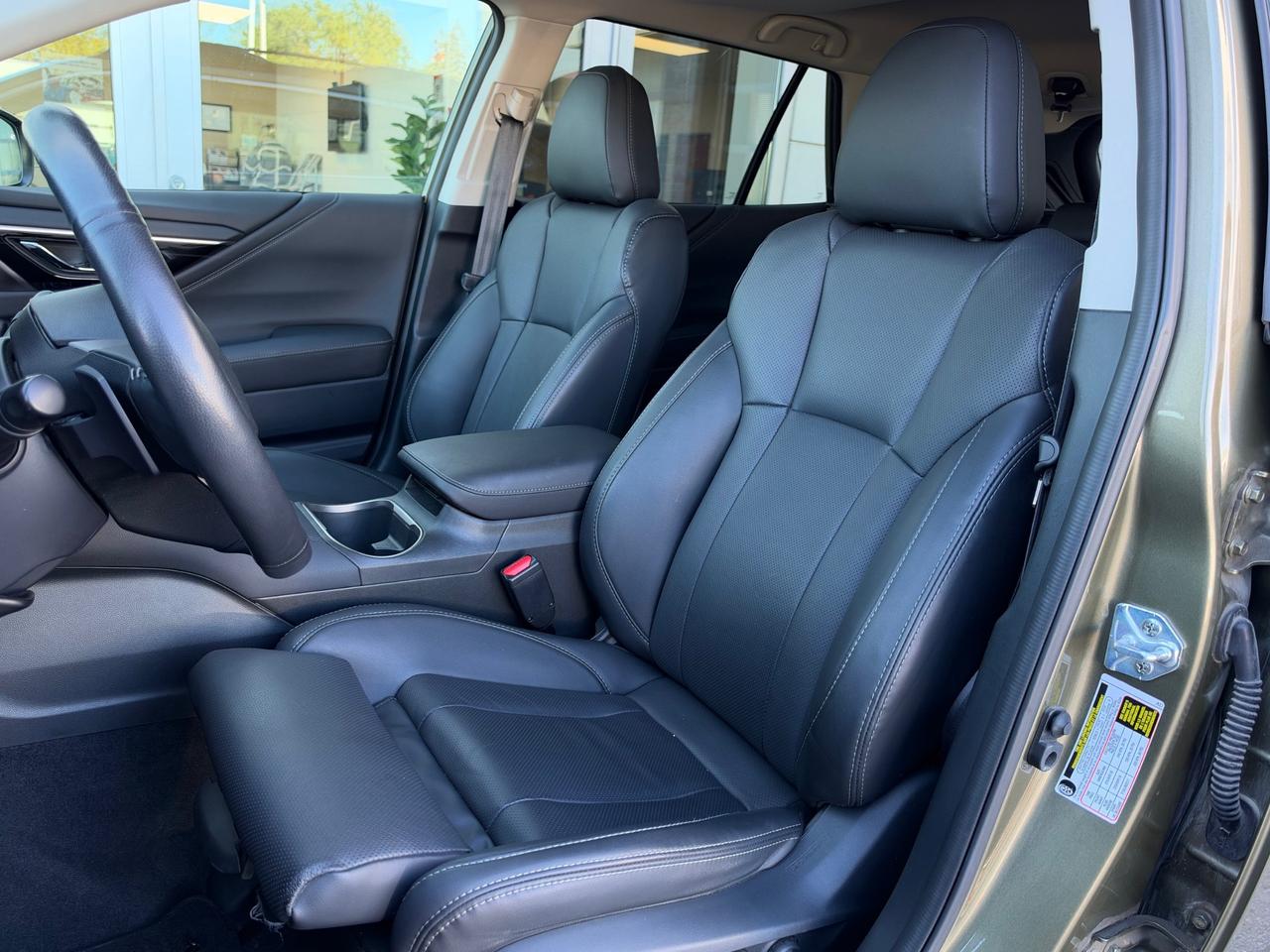 2025 Subaru Outback Limited LIMITED-ONE OWNER! Photo