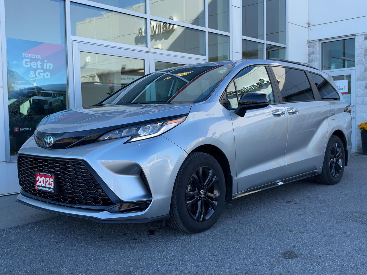 2025 Toyota Sienna XSE 7-Passenger XSE AWD! Photo0