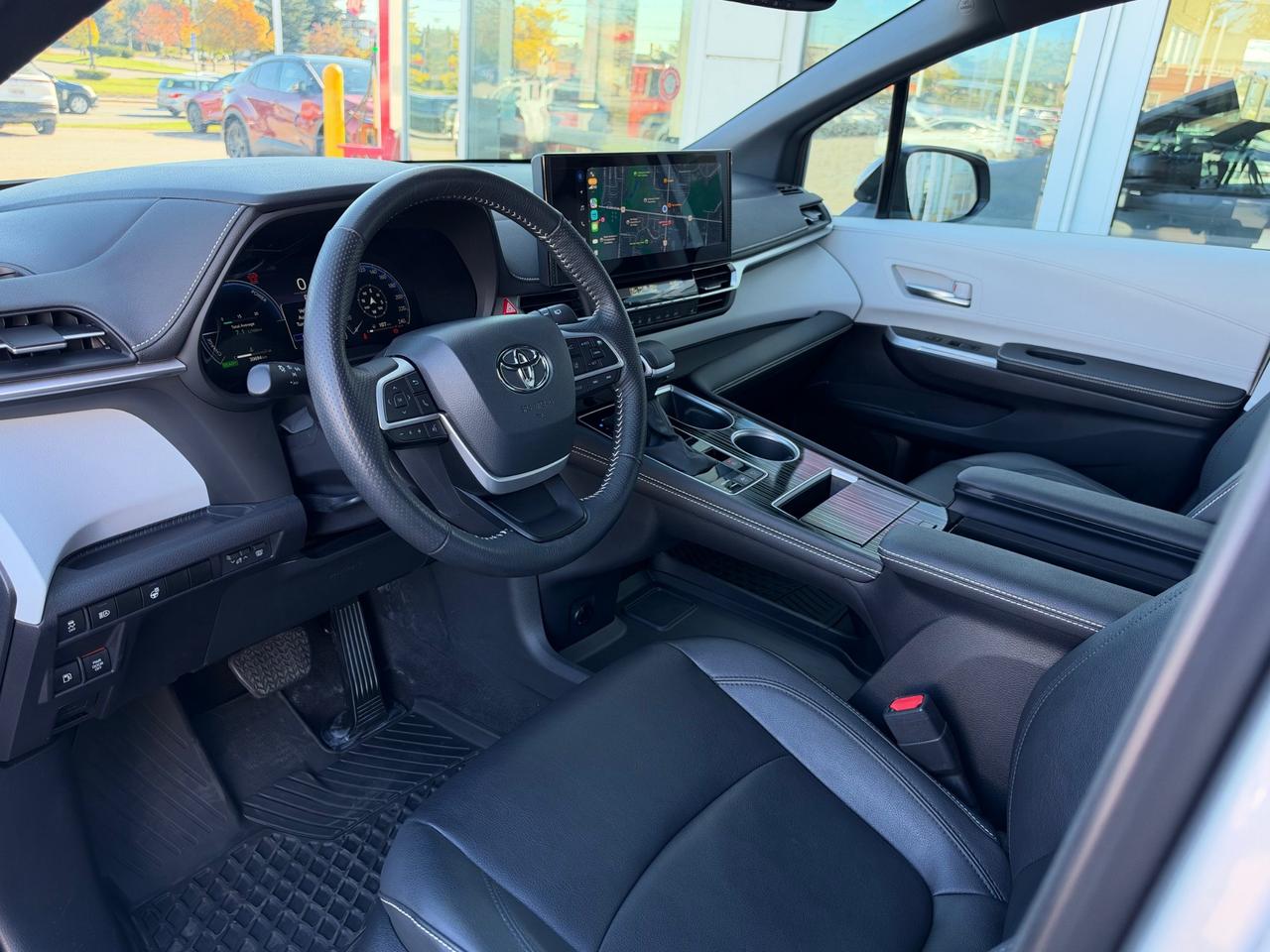 2025 Toyota Sienna XSE 7-Passenger XSE AWD! Photo