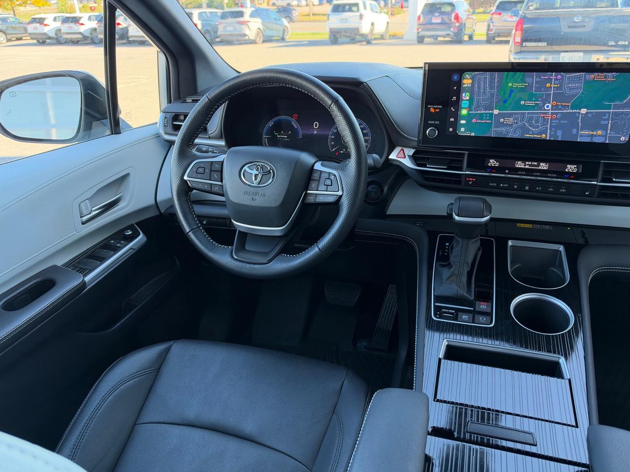 2025 Toyota Sienna XSE 7-Passenger XSE AWD! Photo