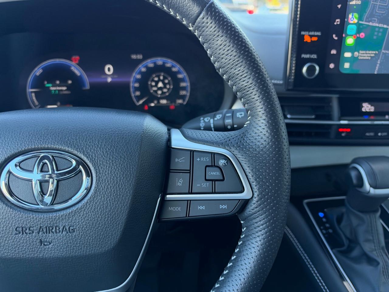 2025 Toyota Sienna XSE 7-Passenger XSE AWD! Photo