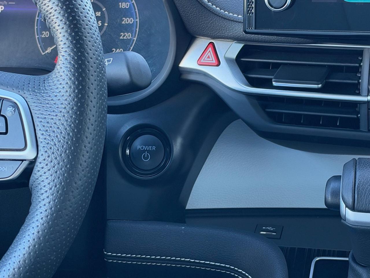2025 Toyota Sienna XSE 7-Passenger XSE AWD! Photo