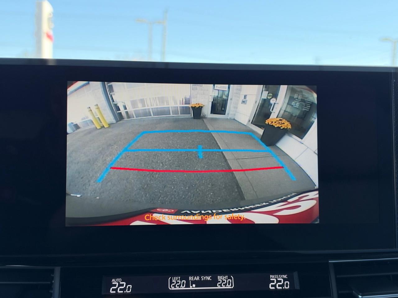 2025 Toyota Sienna XSE 7-Passenger XSE AWD! Photo