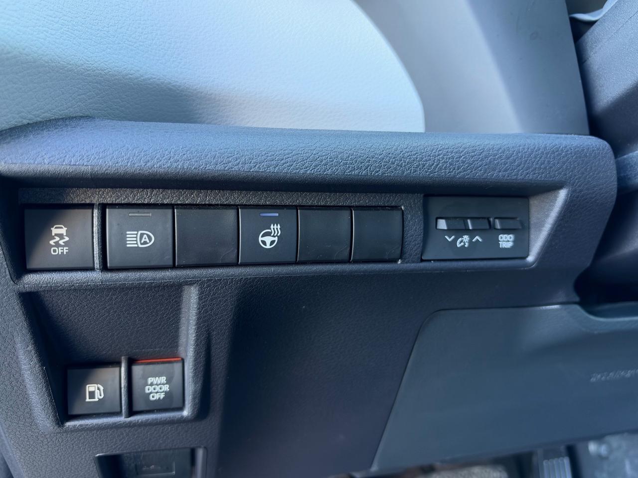 2025 Toyota Sienna XSE 7-Passenger XSE AWD! Photo