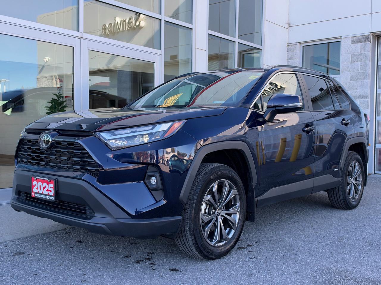 2025 Toyota RAV4 Hybrid HYBRID XLE PREMIUM! Photo0