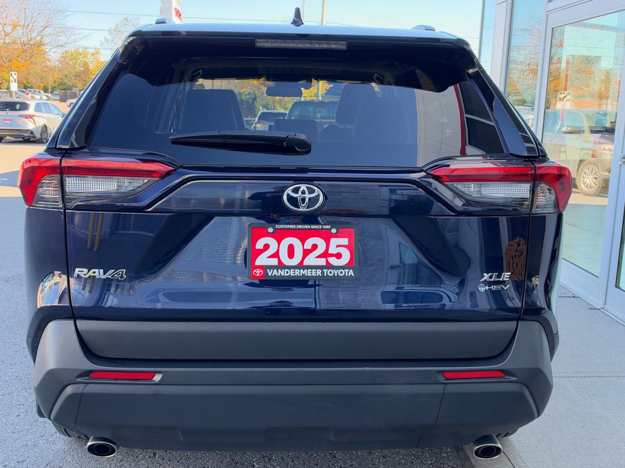2025 Toyota RAV4 Hybrid HYBRID XLE PREMIUM! Photo