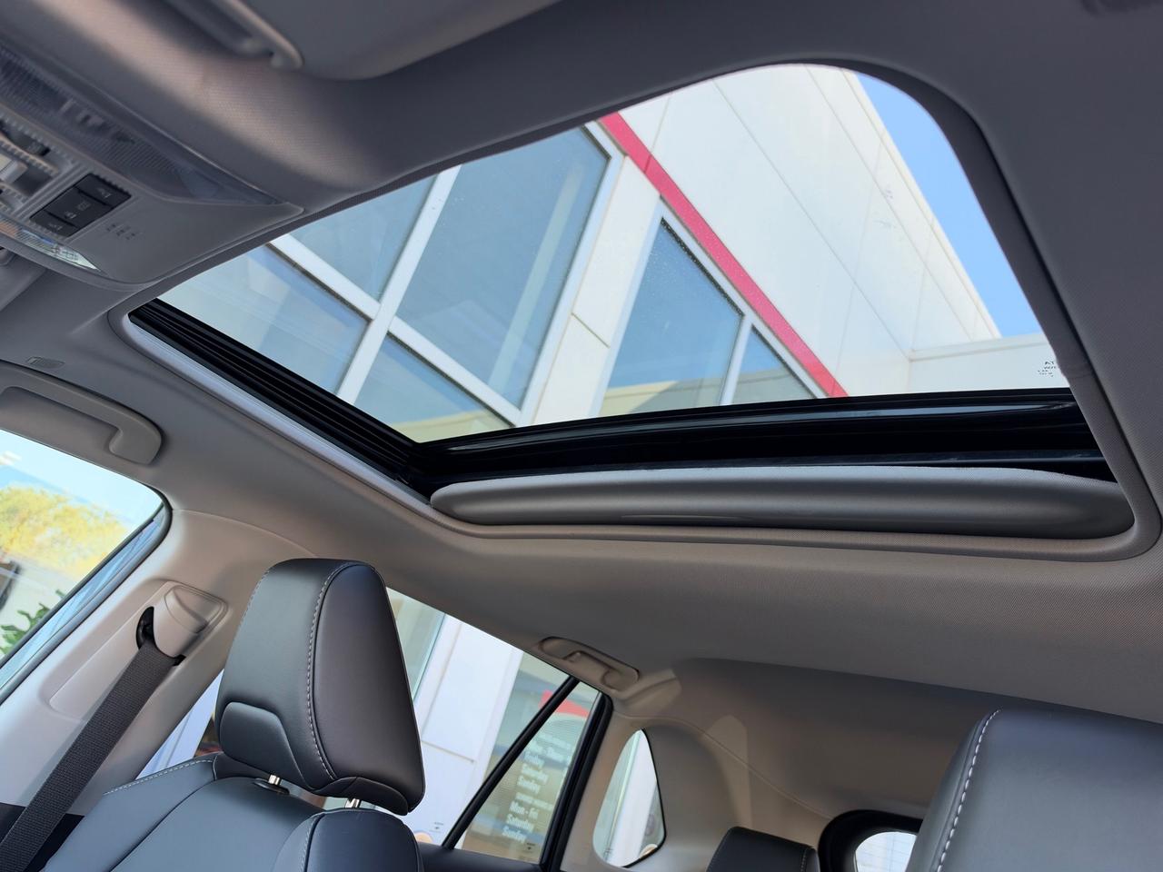 2025 Toyota RAV4 Hybrid HYBRID XLE PREMIUM! Photo
