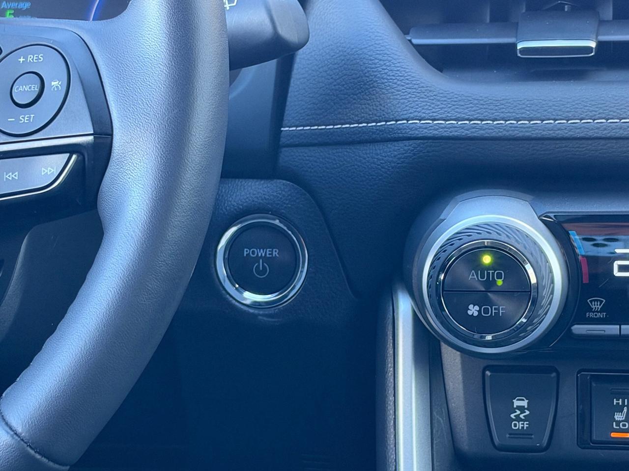 2025 Toyota RAV4 Hybrid HYBRID XLE PREMIUM! Photo