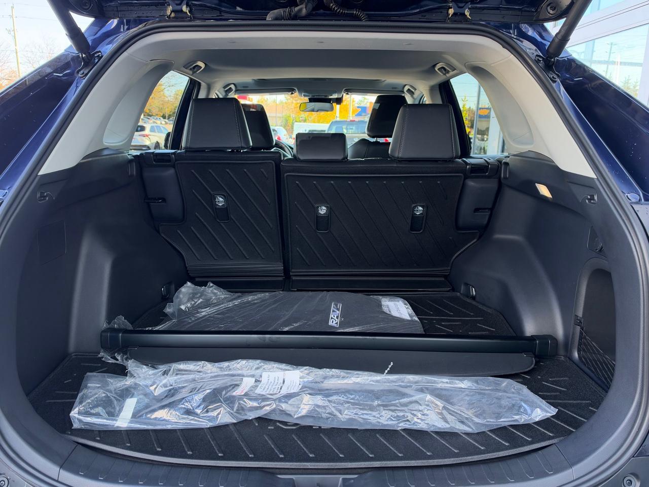 2025 Toyota RAV4 Hybrid HYBRID XLE PREMIUM! Photo