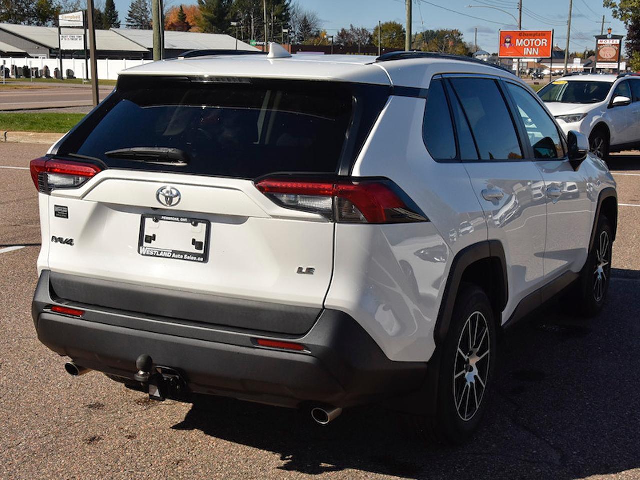 2019 Toyota RAV4 FWD LE Photo