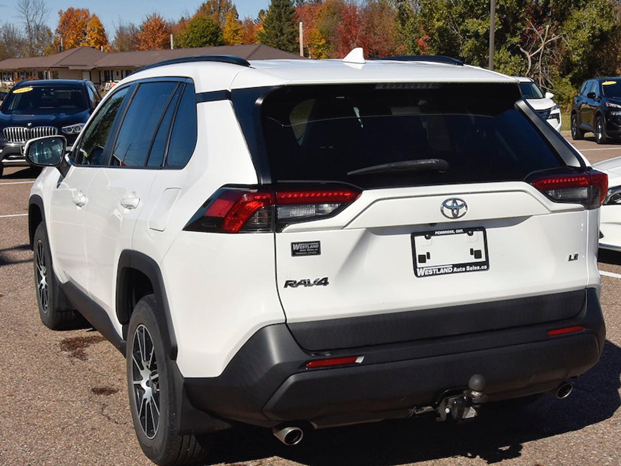 2019 Toyota RAV4 FWD LE Photo