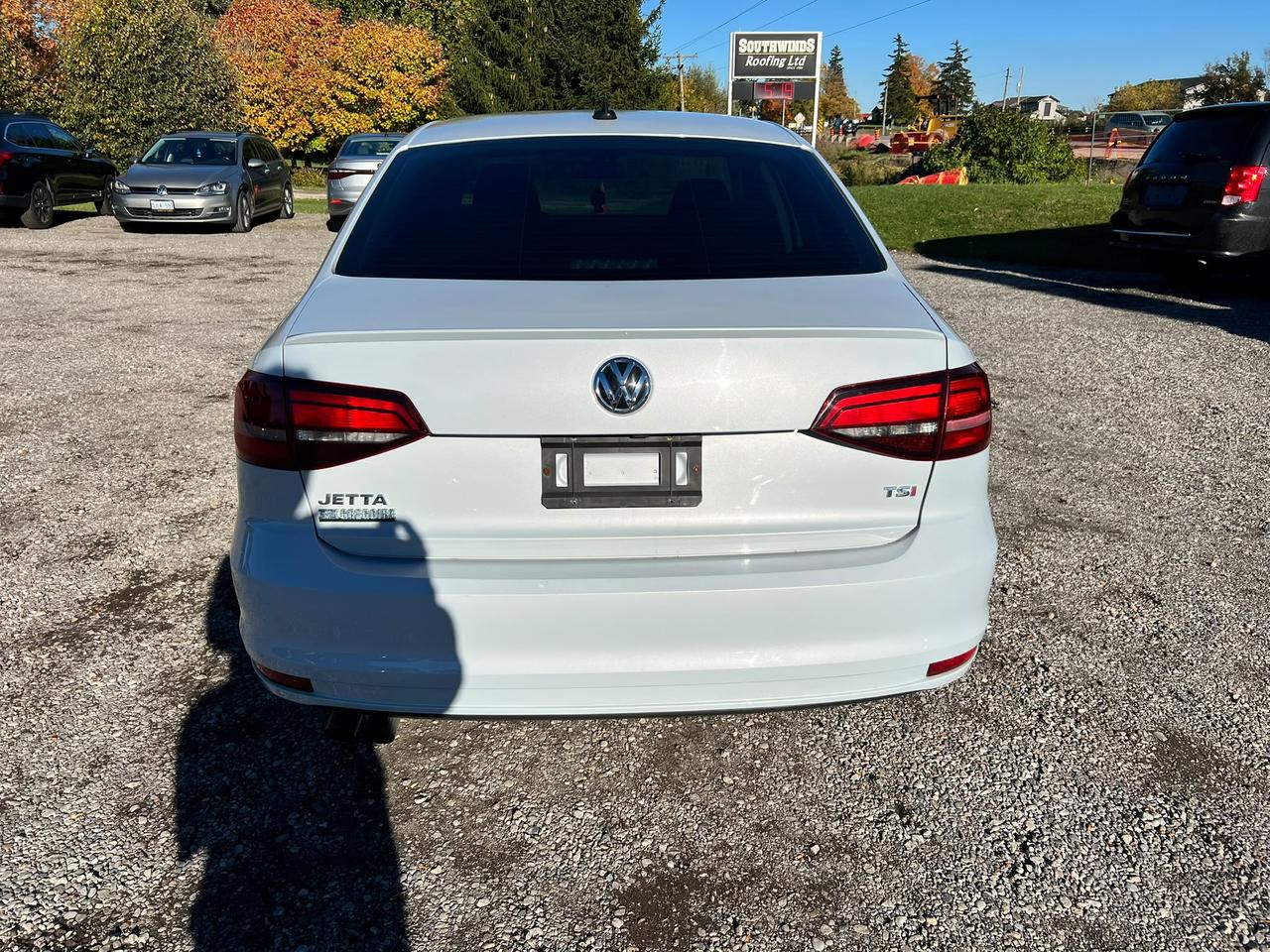2017 Volkswagen Jetta 4dr 1.4 TSI Man Wolfsburg Edition CERTIFIED Photo3