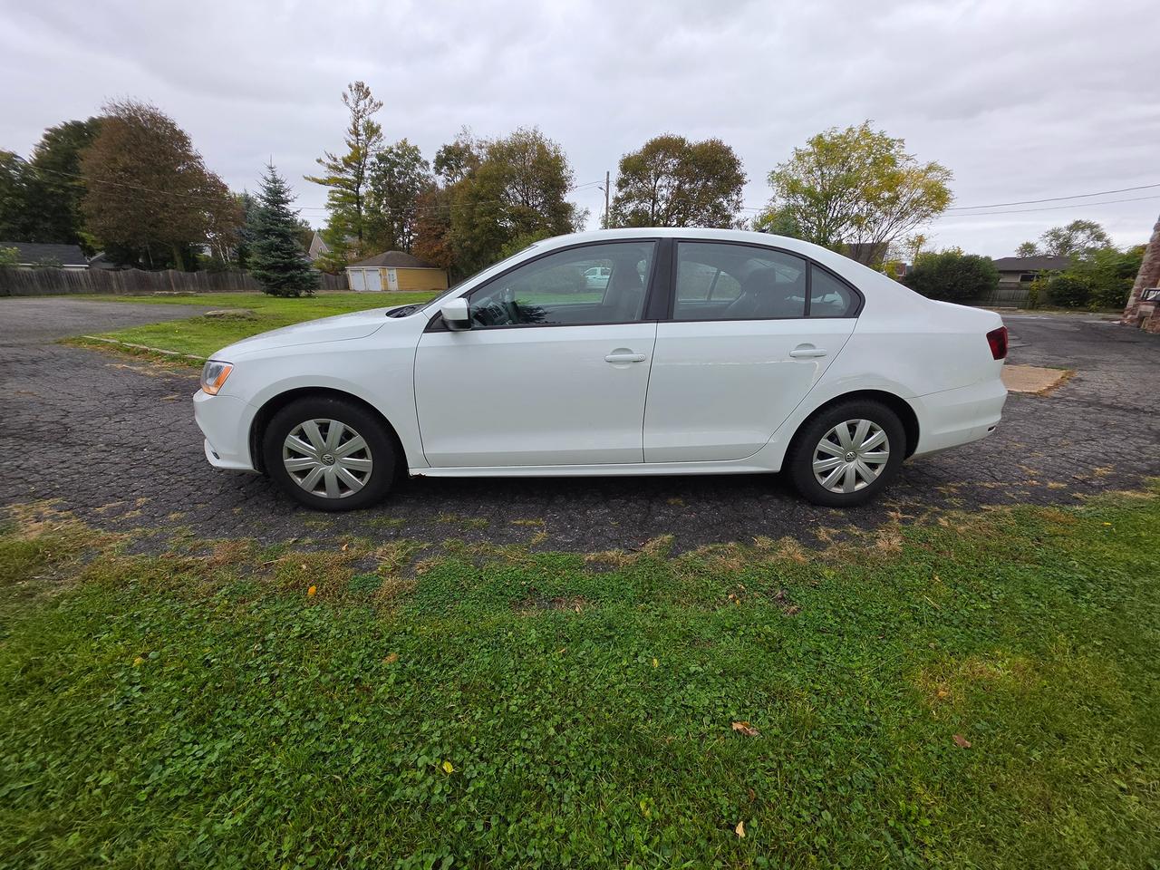 2017 Volkswagen Jetta  - Photo #4