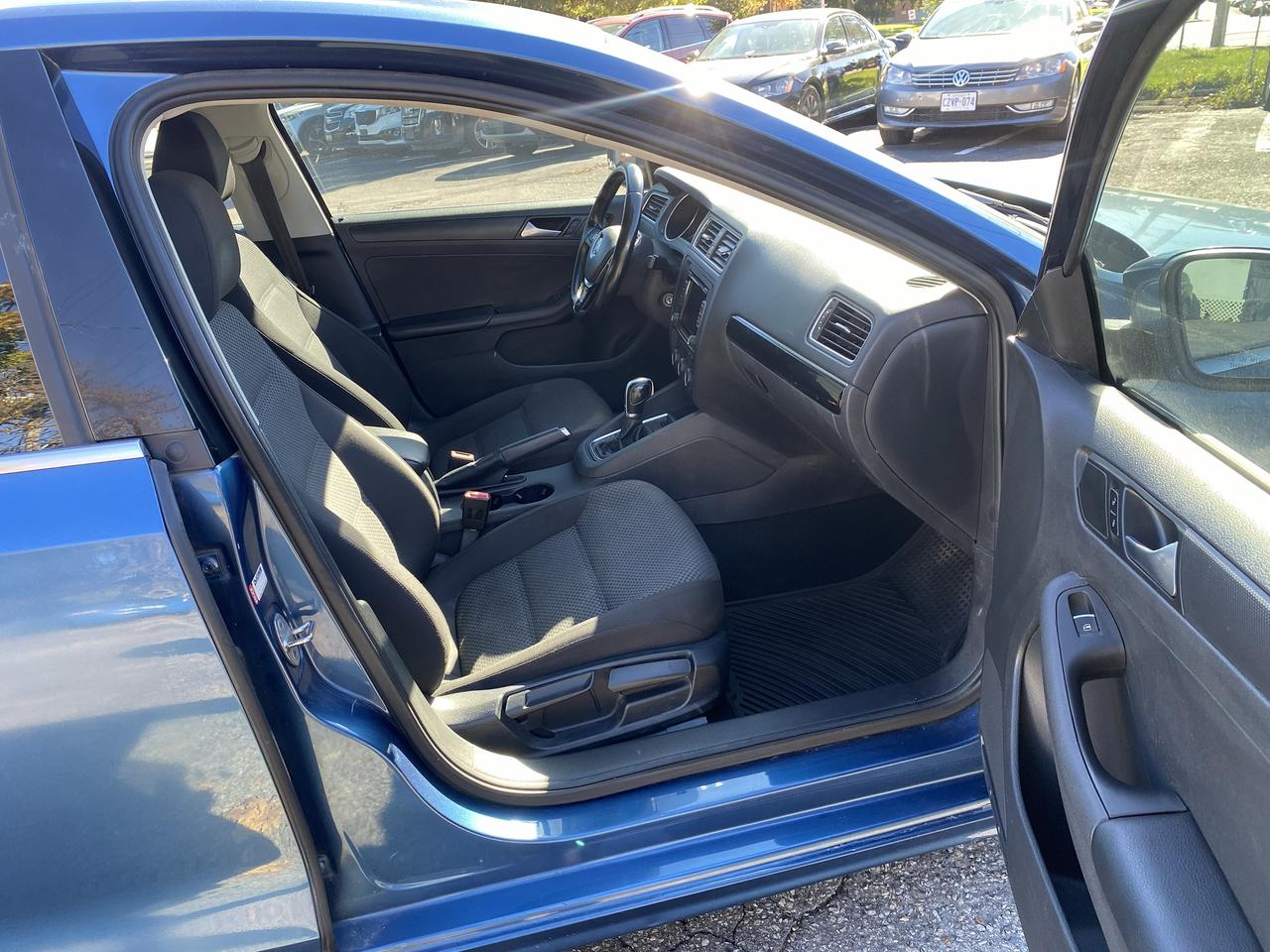 2015 Volkswagen Jetta Automatic/Gas Saver/Sunroof/Bluetooth/Bckup Camera Photo
