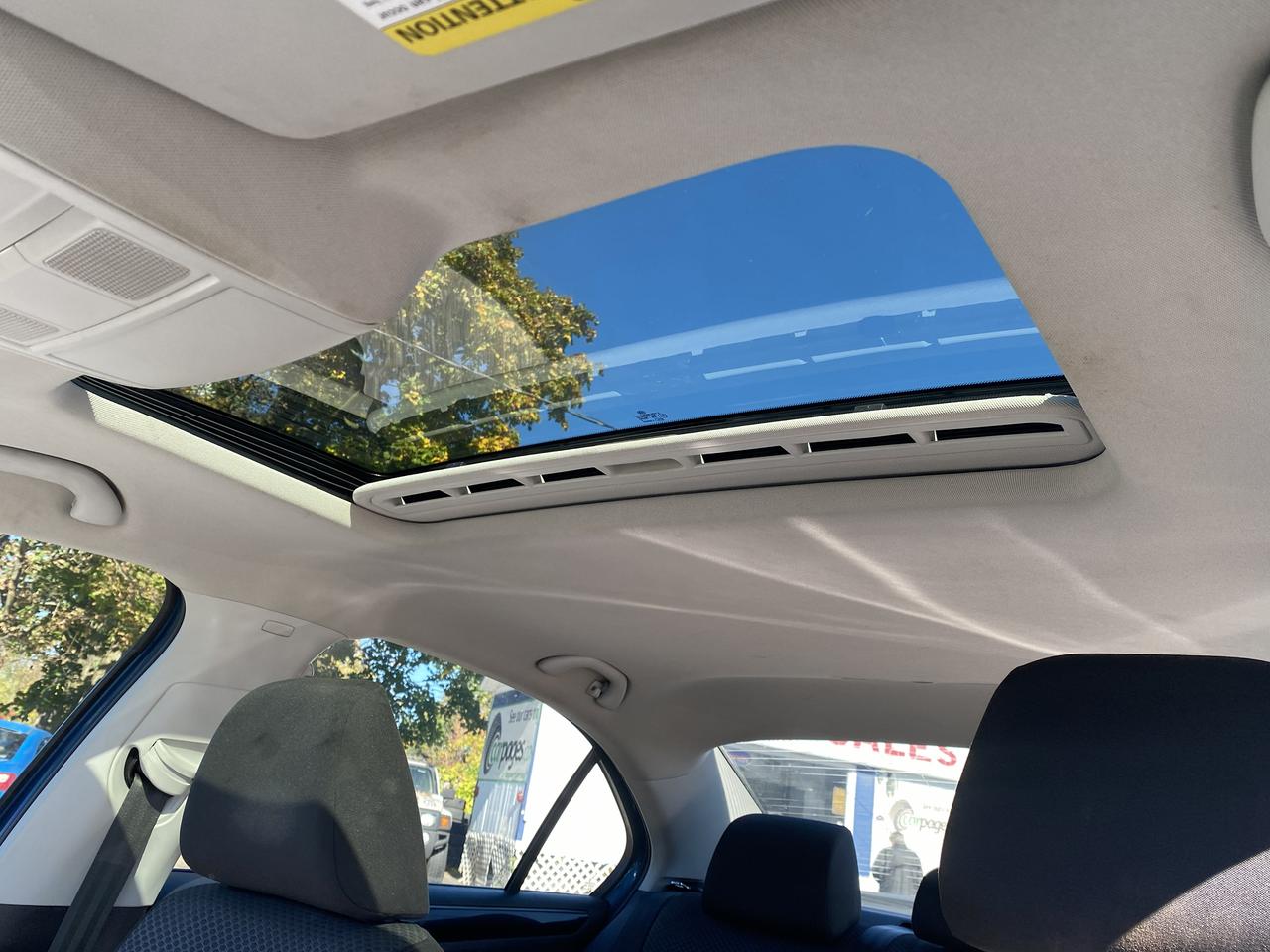 2015 Volkswagen Jetta Automatic/Gas Saver/Sunroof/Bluetooth/Bckup Camera Photo