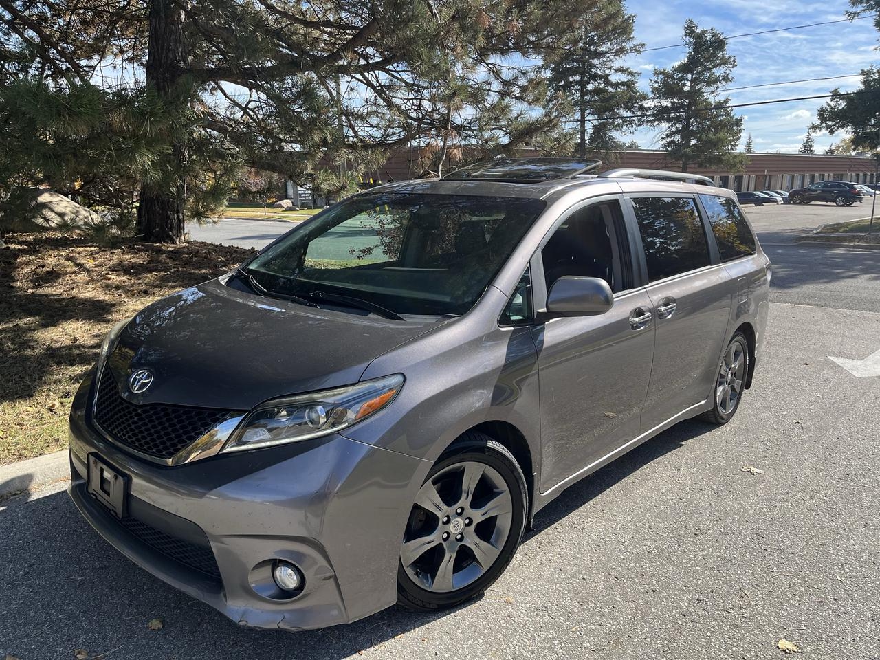 2016 Toyota Sienna SE-1 LOCAL OWNER! 8 PASS./LEATHER/MOONROOF/DVD/GPS**LOADED Photo