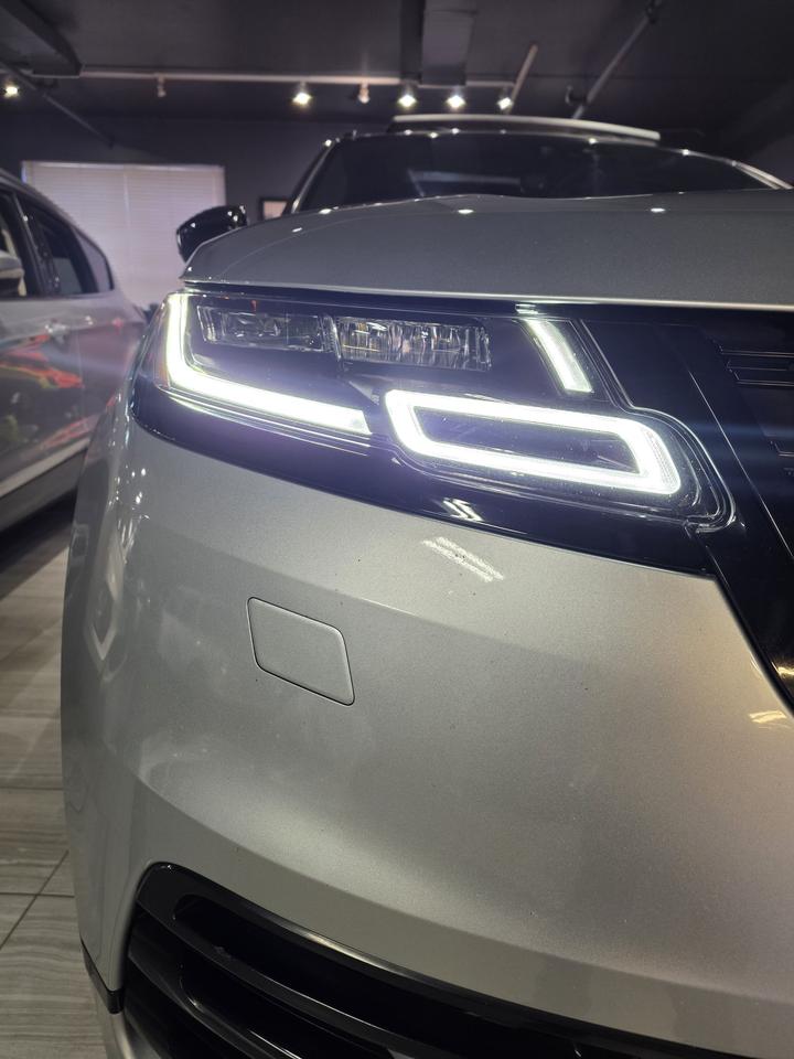 2020 Land Rover Range Rover Velar R-DYNAMIC Photo