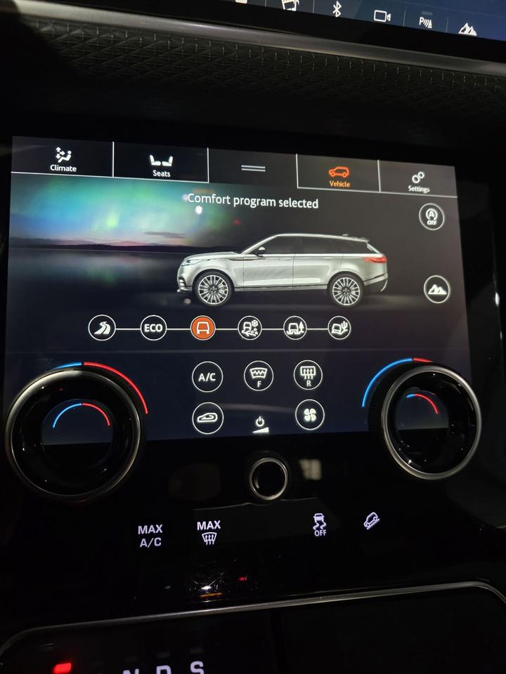 2020 Land Rover Range Rover Velar R-DYNAMIC Photo