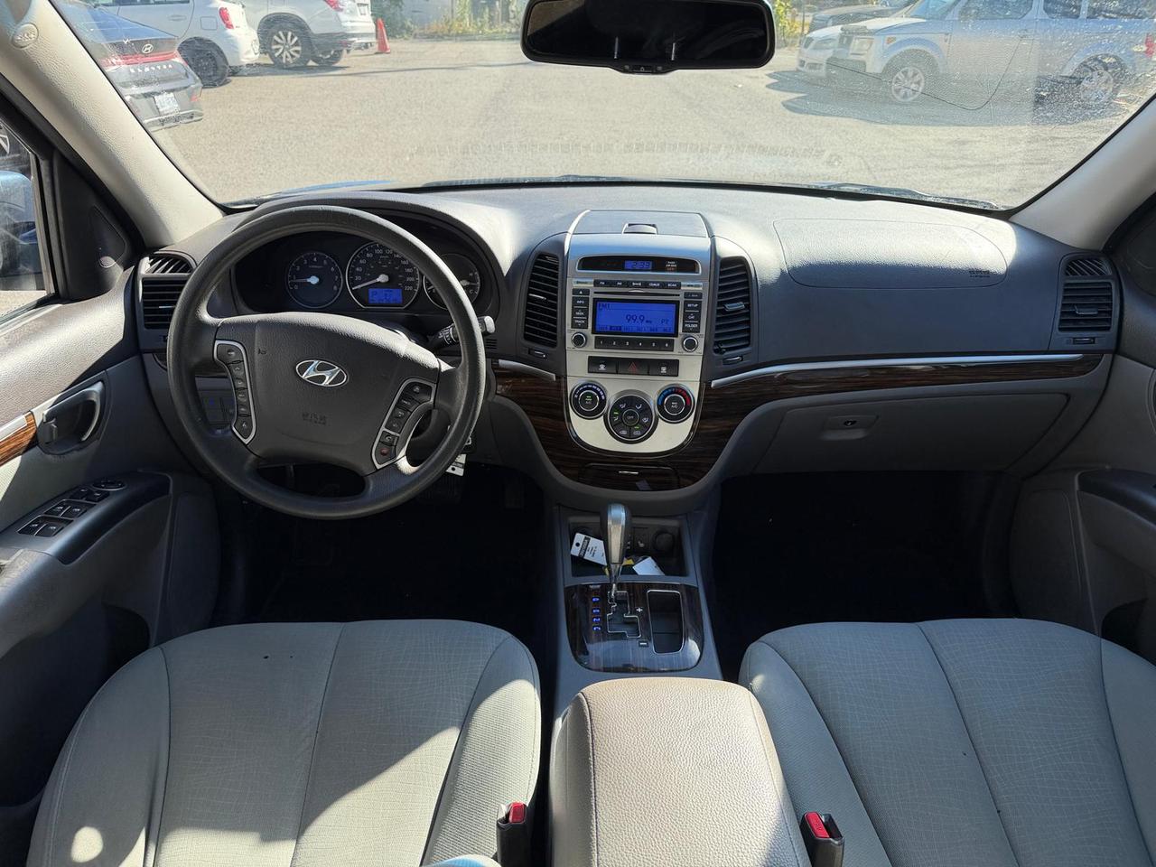 2012 Hyundai Santa Fe GL Photo