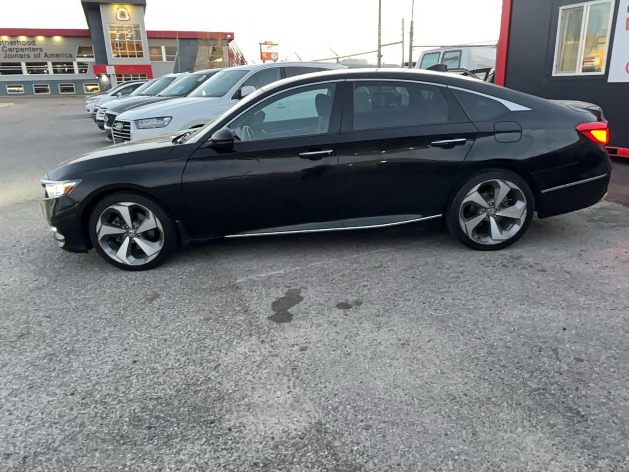 2019 Honda Accord Touring Photo