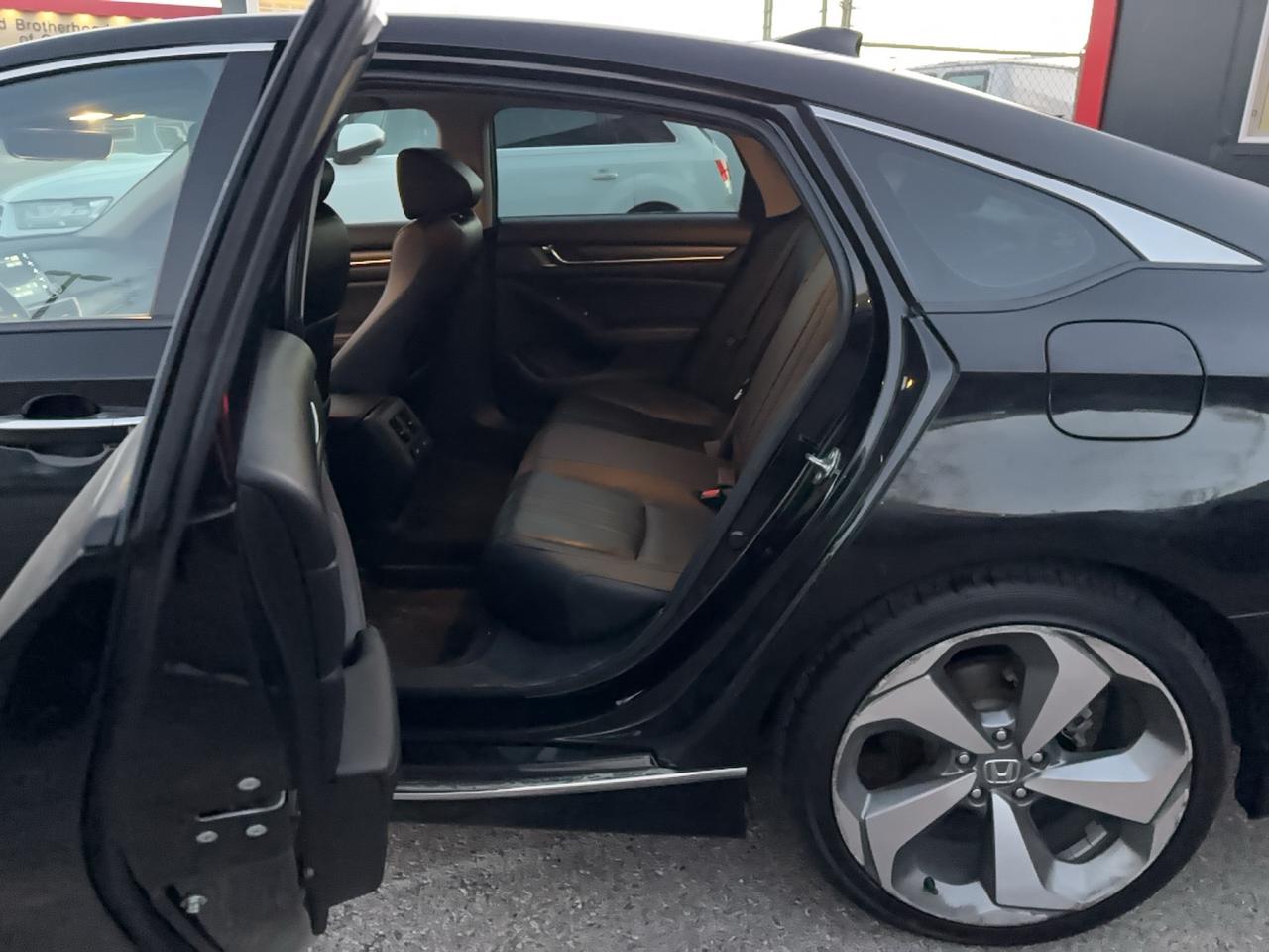 2019 Honda Accord Touring - Photo #8