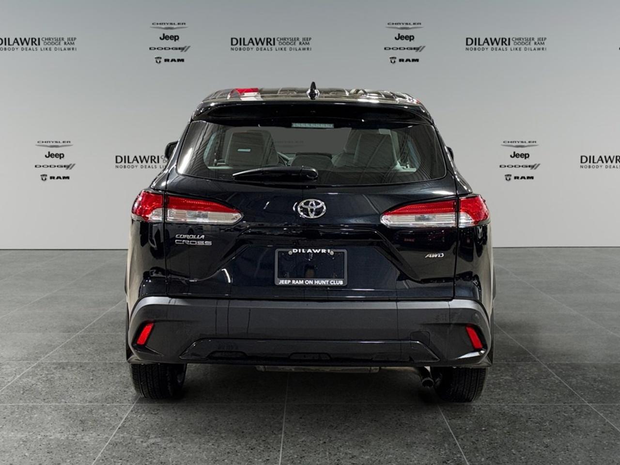 2025 Toyota Corolla Cross L AWD Photo