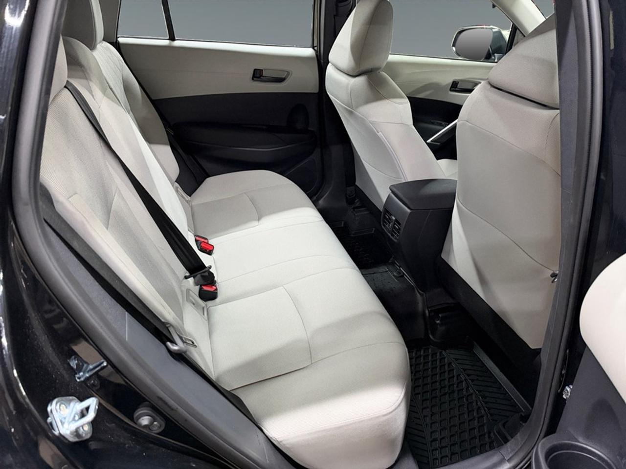 2025 Toyota Corolla Cross L AWD Photo