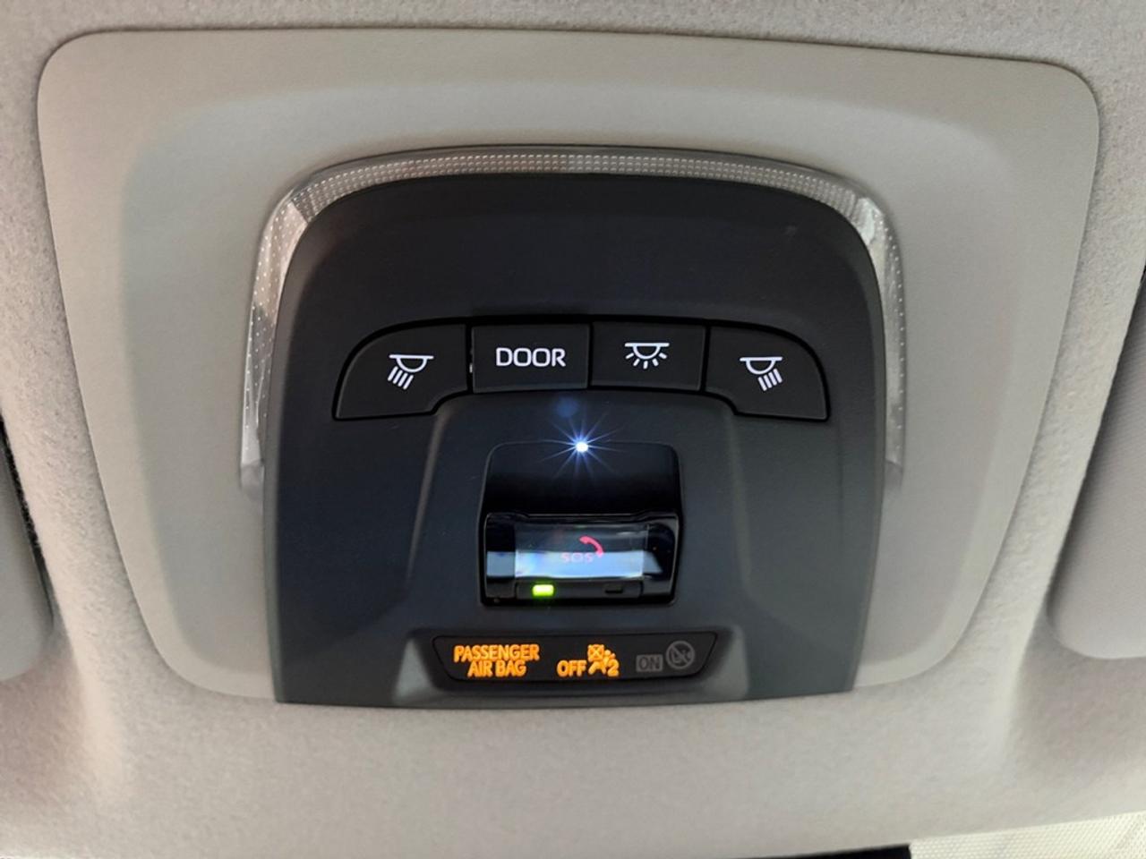 2025 Toyota Corolla Cross L AWD Photo