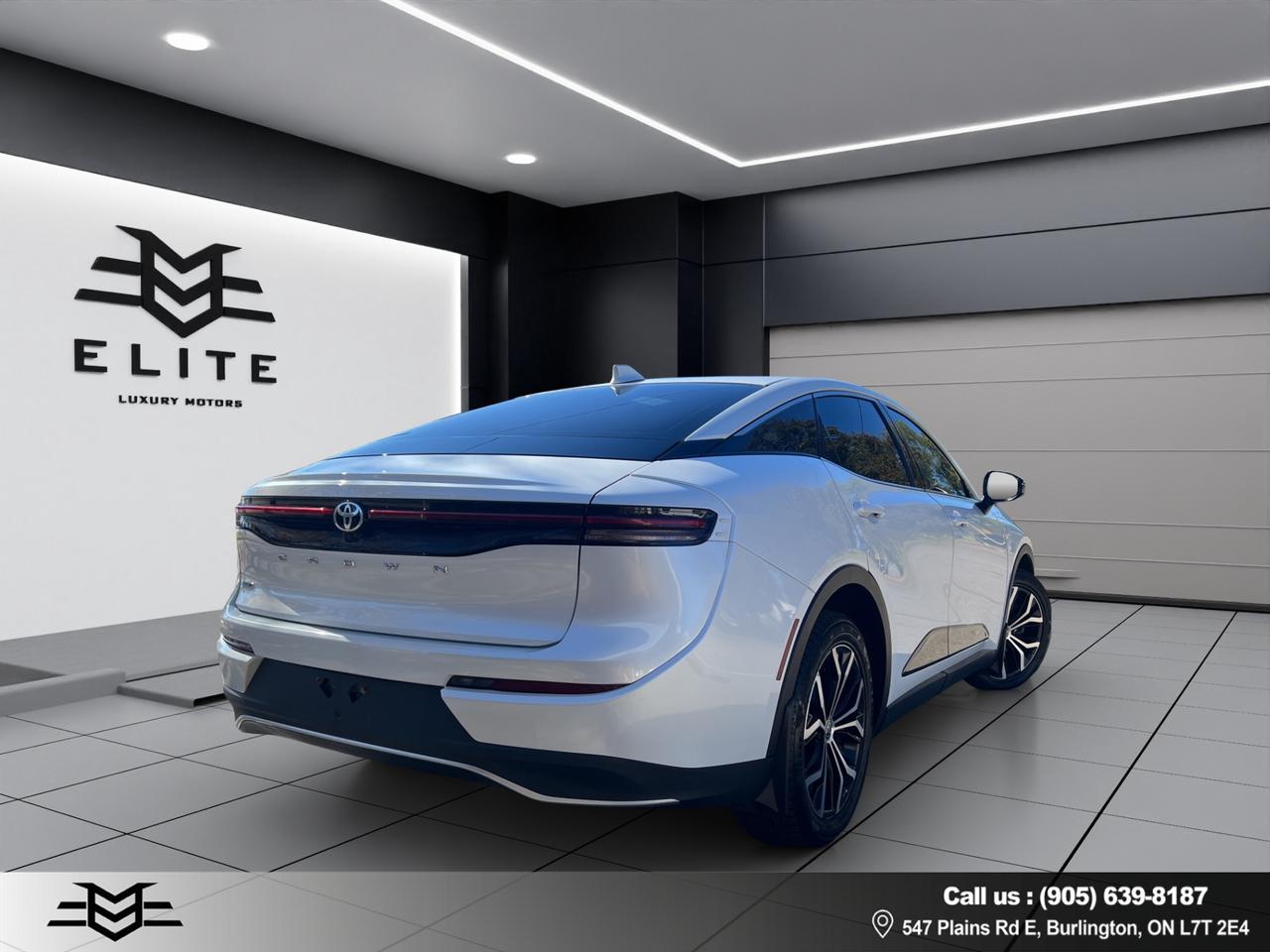 2023 Toyota Crown XLE AWD - Blind Spot Monitor - Reverse Camera !!! Photo