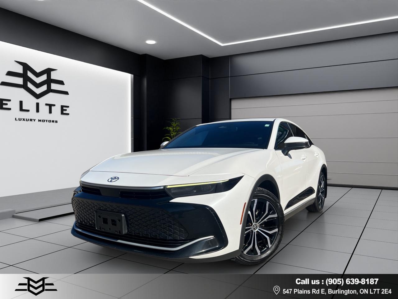 2023 Toyota Crown XLE AWD - Blind Spot Monitor - Reverse Camera !!! Photo