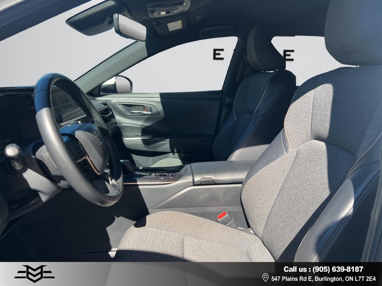 2023 Toyota Crown XLE AWD - Blind Spot Monitor - Reverse Camera !!! Photo