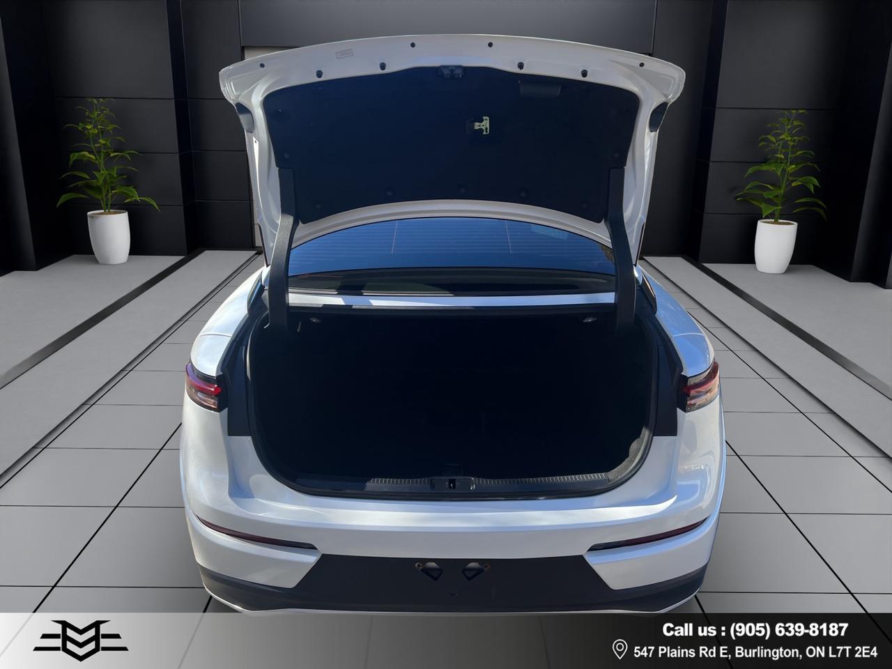 2023 Toyota Crown XLE AWD - Blind Spot Monitor - Reverse Camera !!! Photo