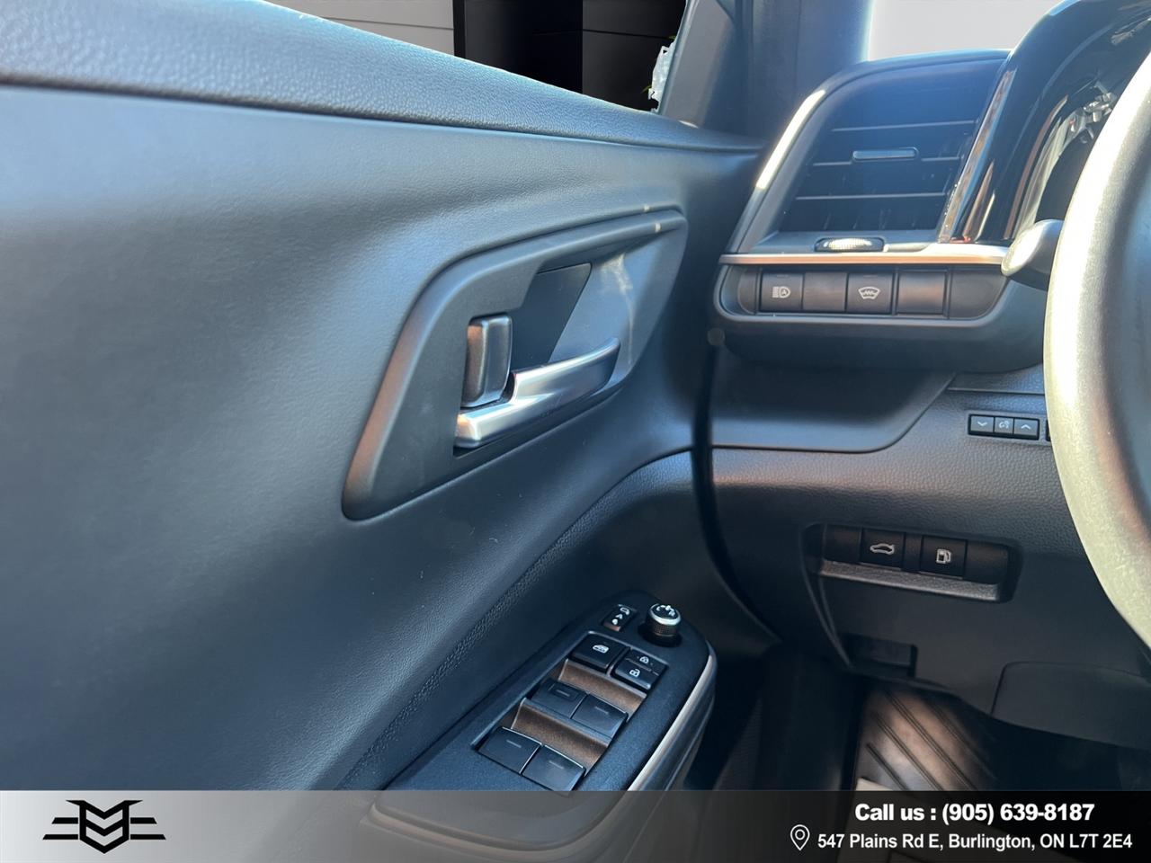 2023 Toyota Crown XLE AWD - Blind Spot Monitor - Reverse Camera !!! Photo
