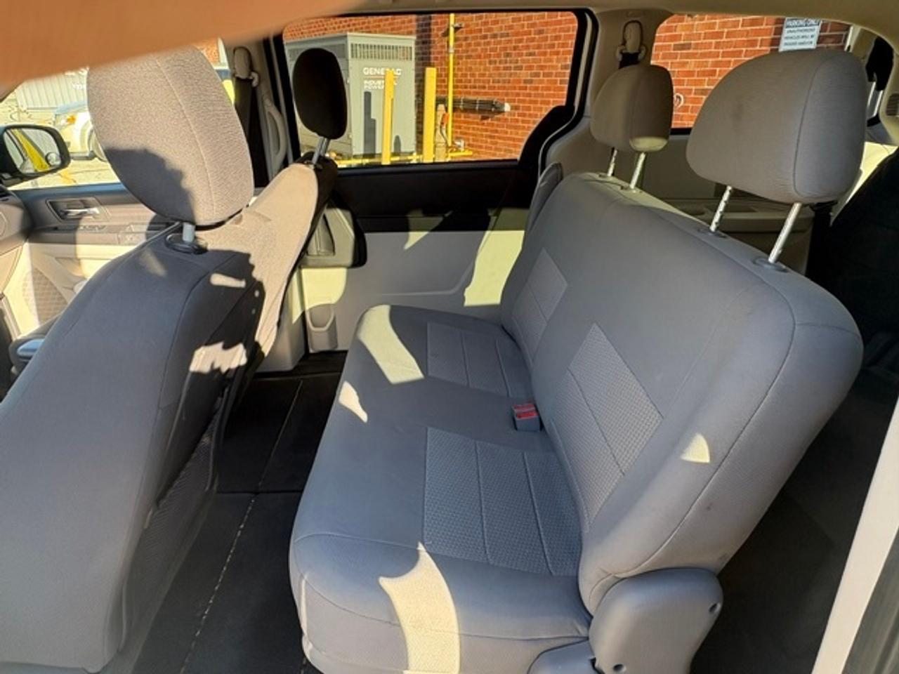 2009 Dodge Grand Caravan SE ONLY 49,000KM-1 OWNER-CERTIFIED-7 PASSENGER! Photo