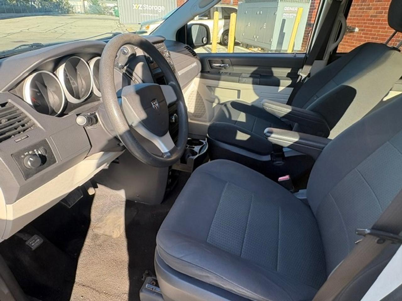2009 Dodge Grand Caravan SE ONLY 49,000KM-1 OWNER-CERTIFIED-7 PASSENGER! Photo