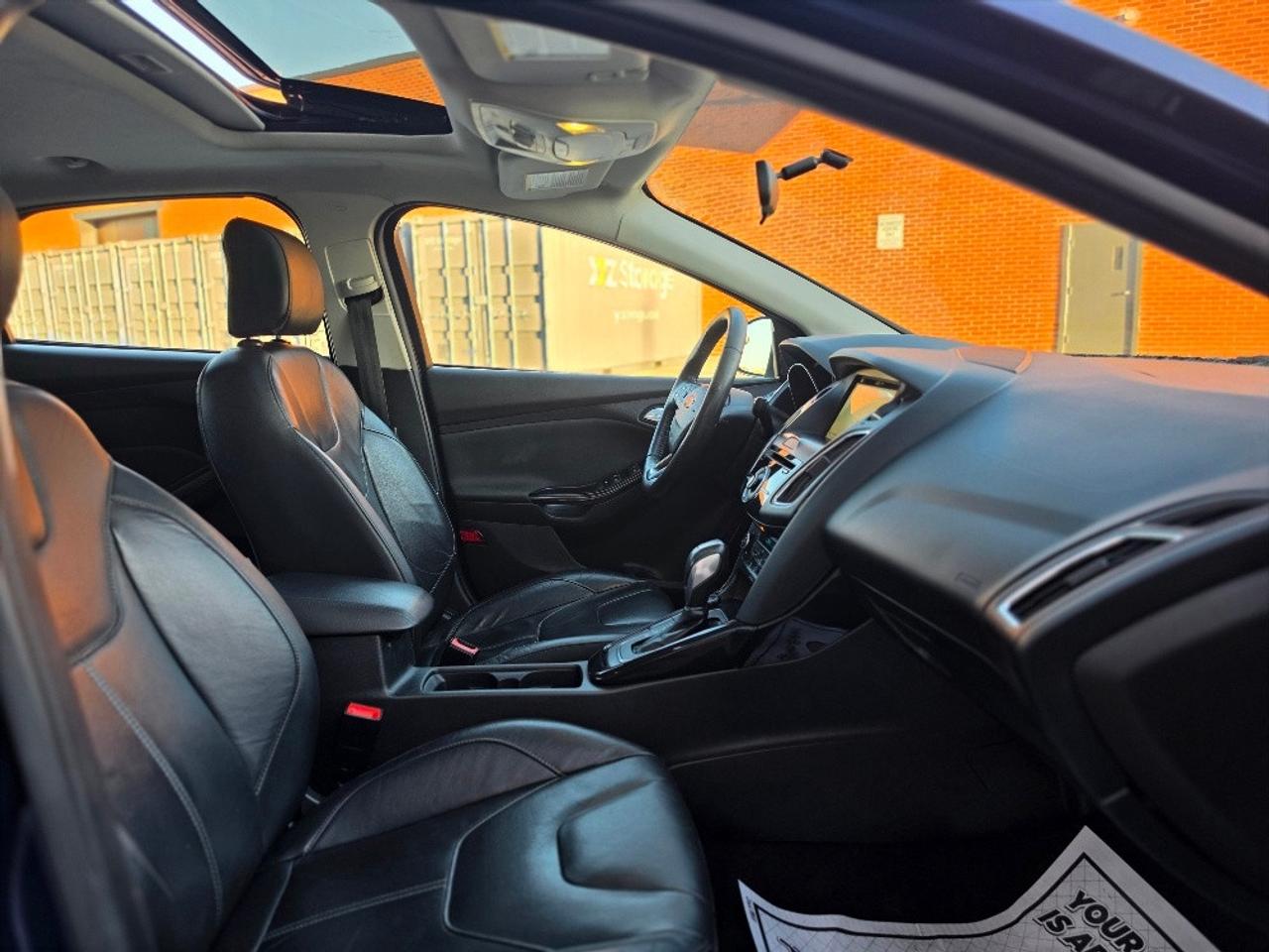 2016 Ford Focus Titanium ONLY 75KM-LEATHER-ROOF-NAVI-CAM-2 SETS WHEELS Photo