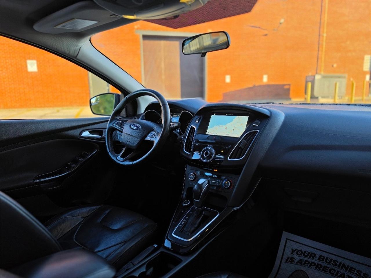 2016 Ford Focus Titanium ONLY 75KM-LEATHER-ROOF-NAVI-CAM-2 SETS WHEELS Photo