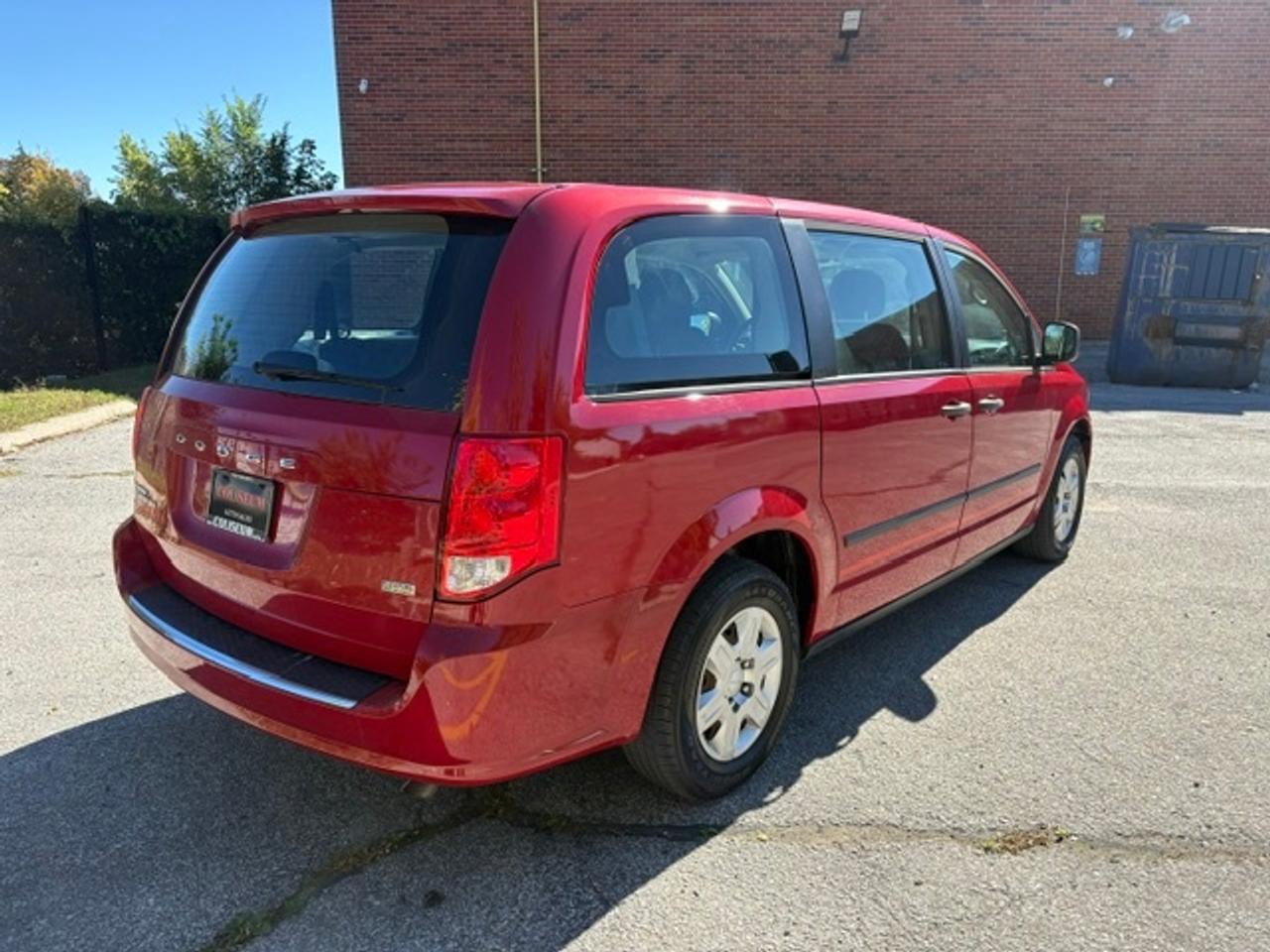 2013 Dodge Grand Caravan SE ONLY 77,000KM-1 OWNER-FIRE CHIEFS VAN-CERTIFIED-NO ACCIDENTS Photo