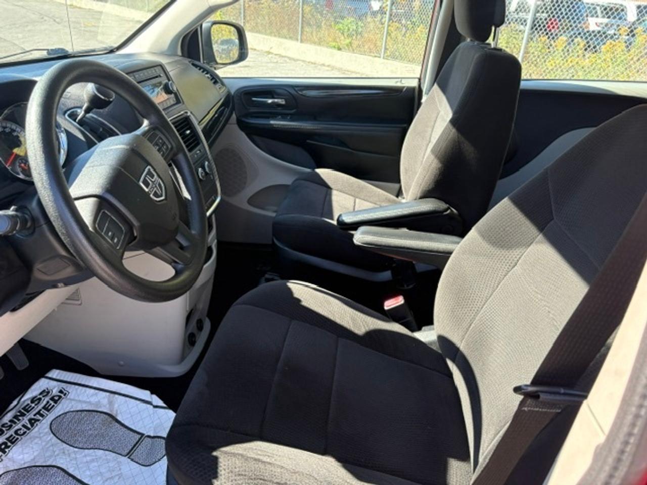 2013 Dodge Grand Caravan SE ONLY 77,000KM-1 OWNER-FIRE CHIEFS VAN-CERTIFIED-NO ACCIDENTS Photo