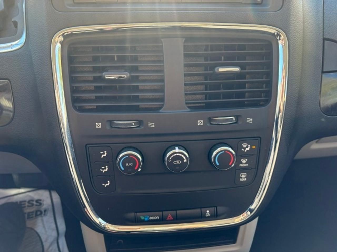 2013 Dodge Grand Caravan SE ONLY 77,000KM-1 OWNER-FIRE CHIEFS VAN-CERTIFIED-NO ACCIDENTS Photo
