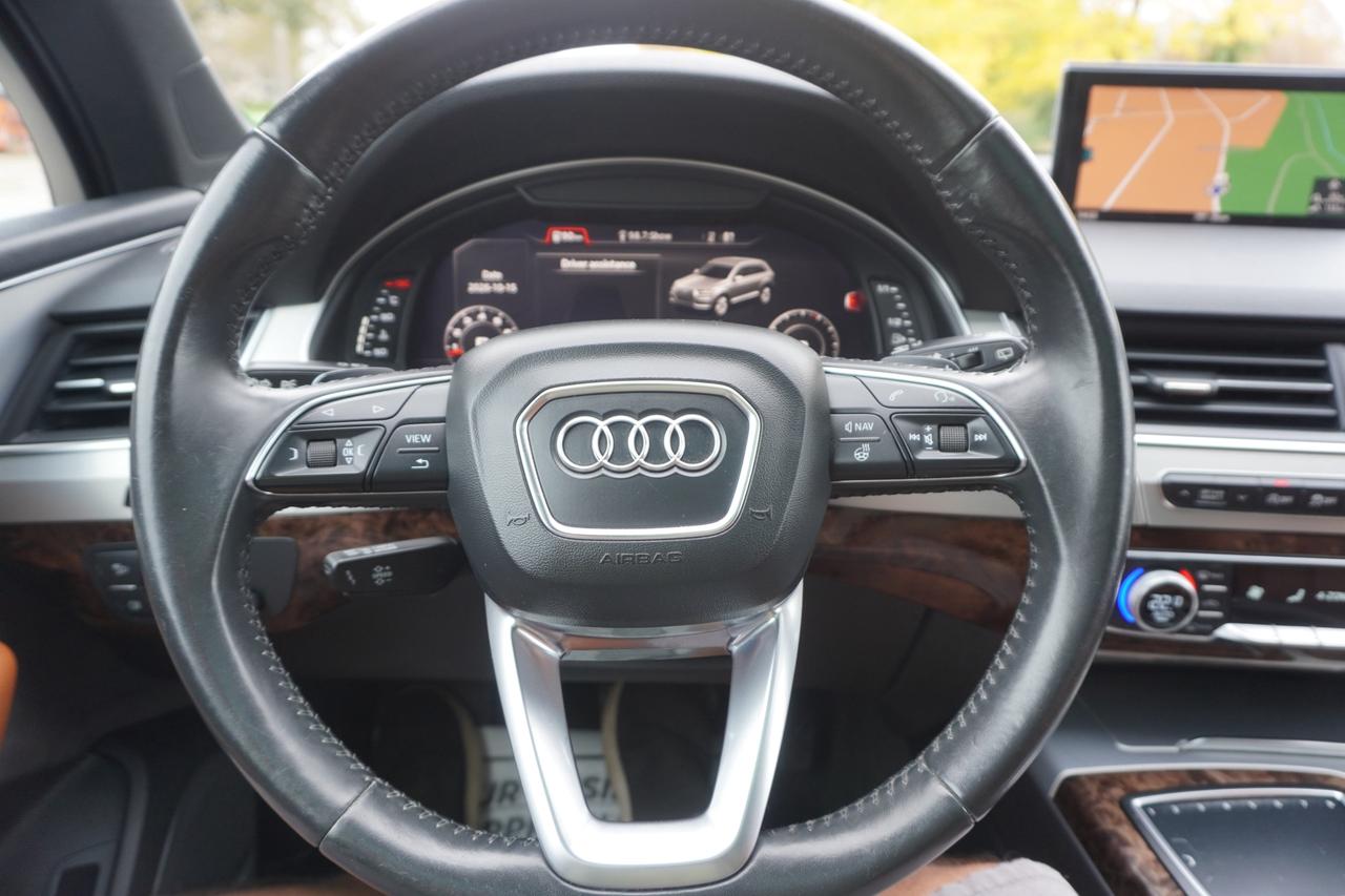 2018 Audi Q7 ONE OWNER / NO ACCIDENTS / TECHNIK / VERY CLEAN / LUXURIOUS Photo