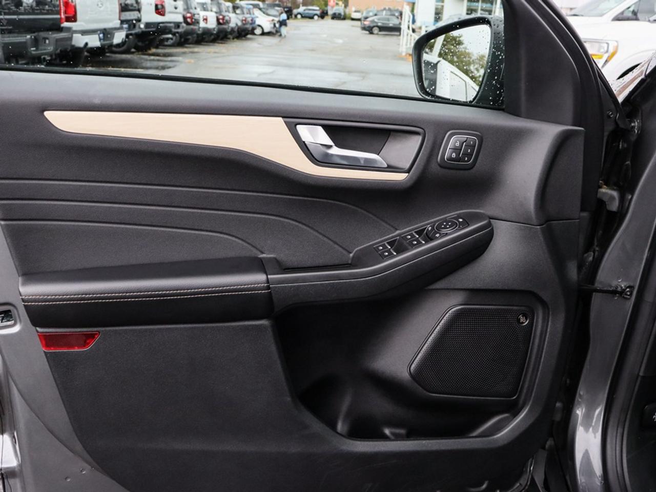 2022 Ford Escape Titanium | AWD | 2.0L | NAV |ELITE PKG |ROOF | TOW Photo