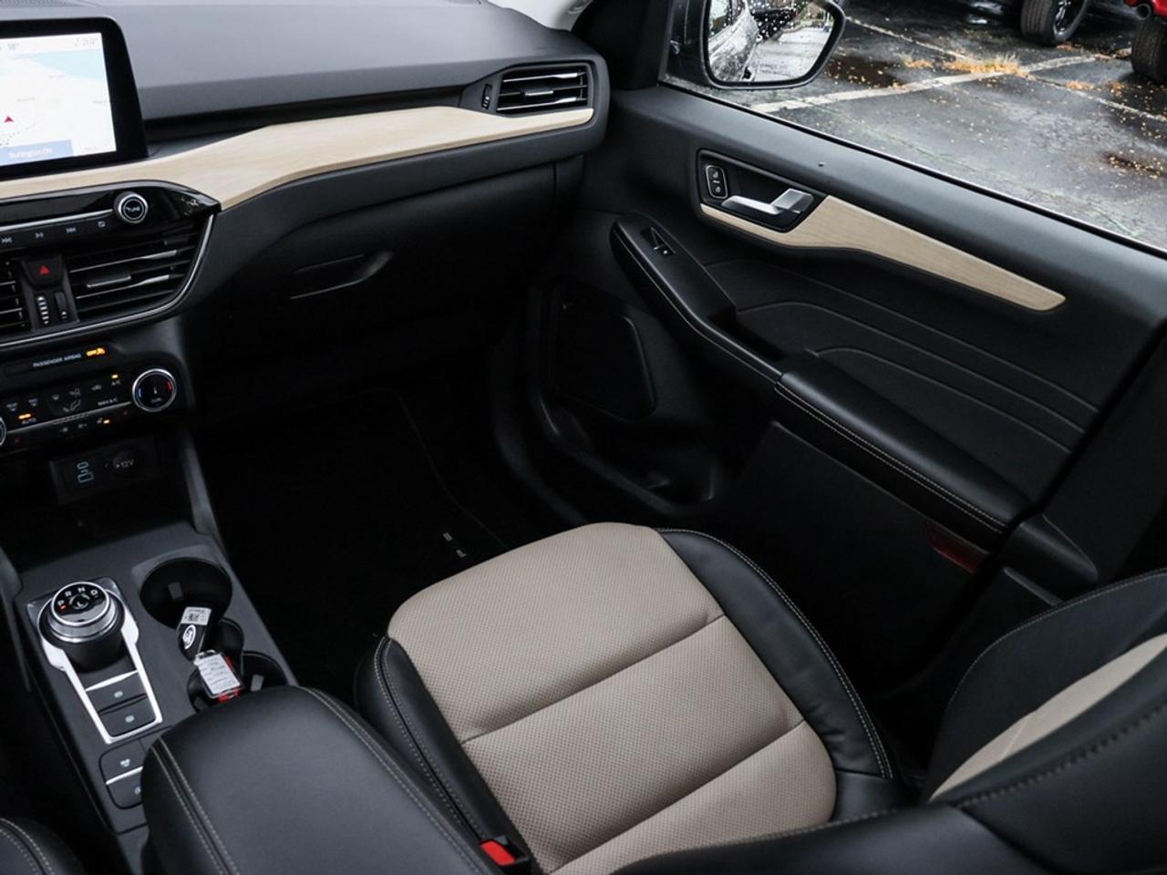 2022 Ford Escape Titanium | AWD | 2.0L | NAV |ELITE PKG |ROOF | TOW Photo