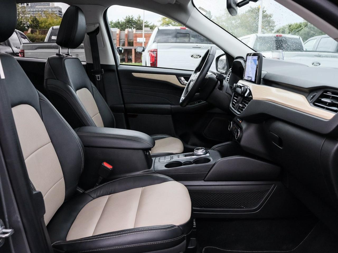 2022 Ford Escape Titanium | AWD | 2.0L | NAV |ELITE PKG |ROOF | TOW Photo