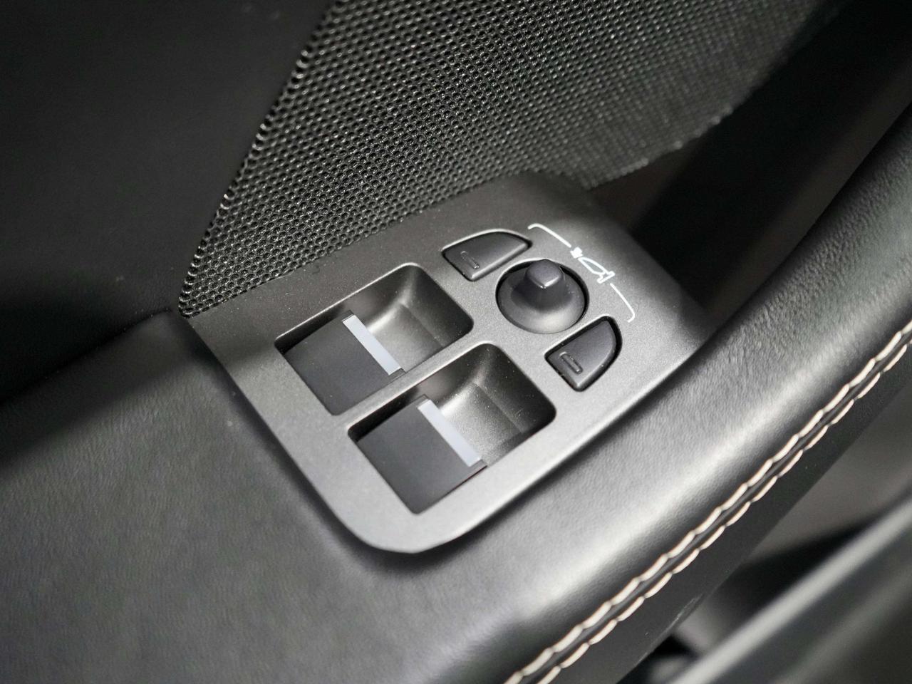 2018 Jaguar F-Type V8|R-Dynamic|NO ACCIDENT|MERIDIAN| Photo
